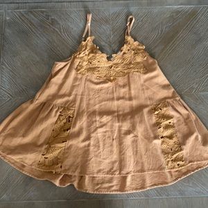 Boutique top. Cognac/brown. Cute peplum top